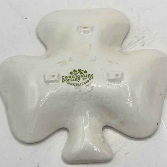 VTG Carrigaline Pottery Ireland Shamrock Clover Trinket Dish St. Patrick’s 4.5” - Picture 2 of 2